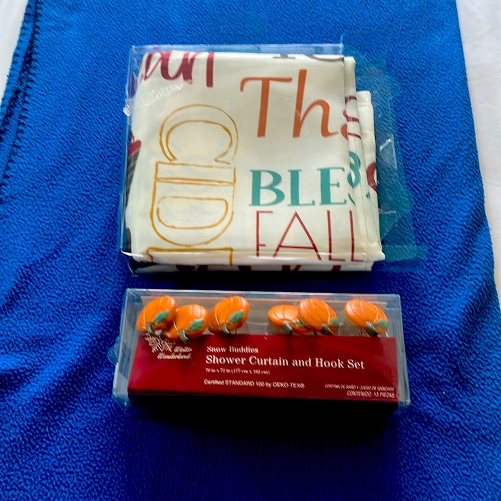 Thanksgiving shower curtain, “Harvest Words” and pumpkin curtain rings 🎃 🍁!